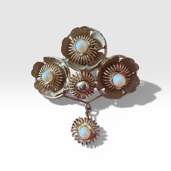 Vintage Goldtone Brooch/Pin - Picture 4 of 6